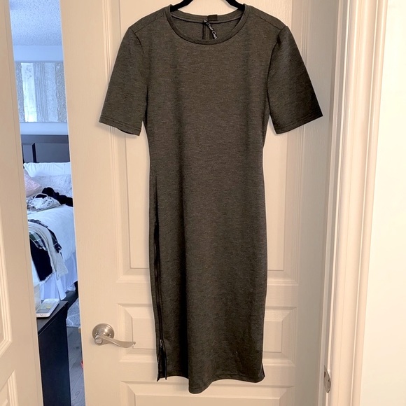 🔷 Plenty - thick grey calf length dress🔷 - Picture 1 of 3